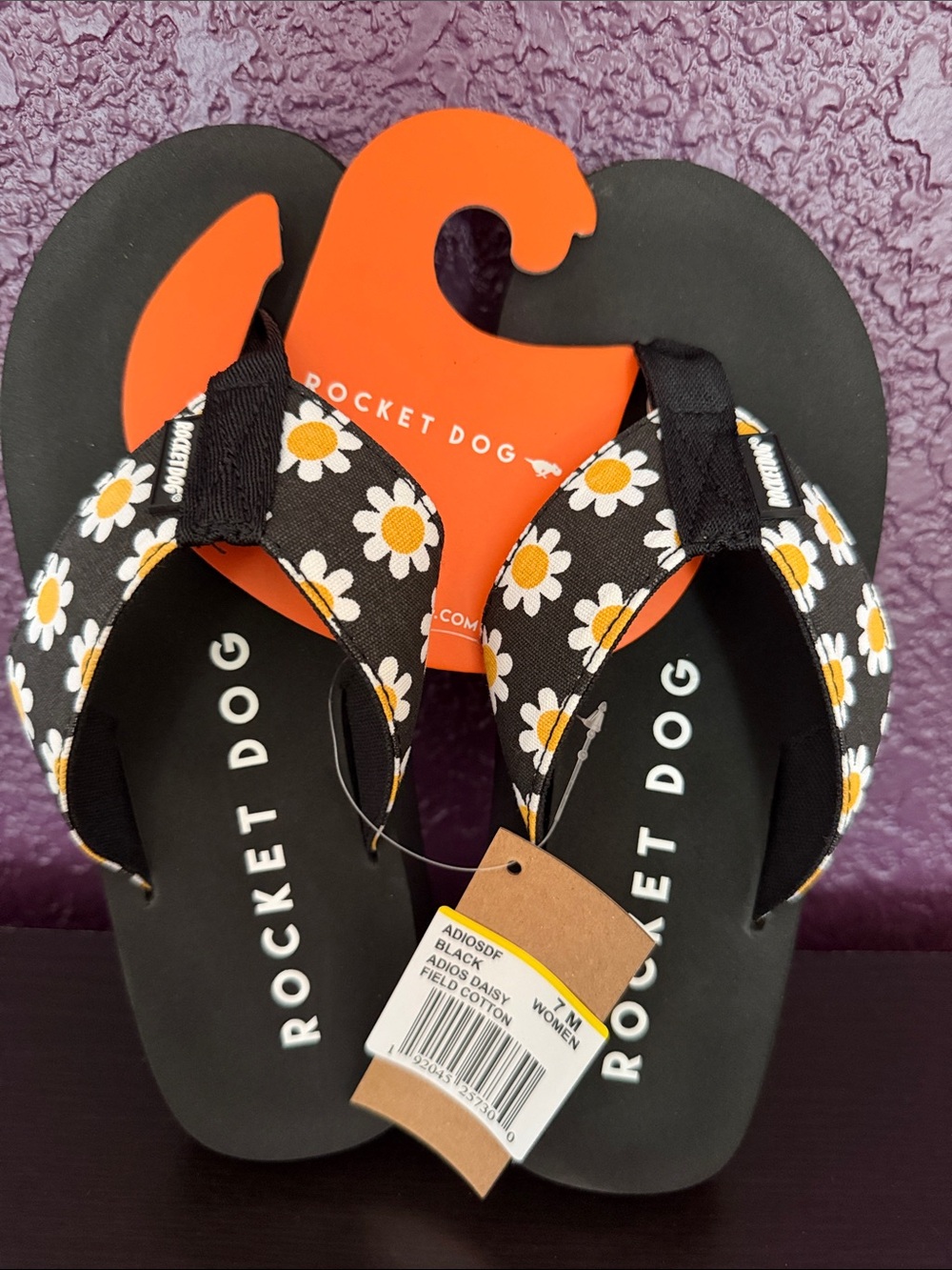Women’s Rocket Dog Black Flip Flops with White and Yellow Daisy Straps 7